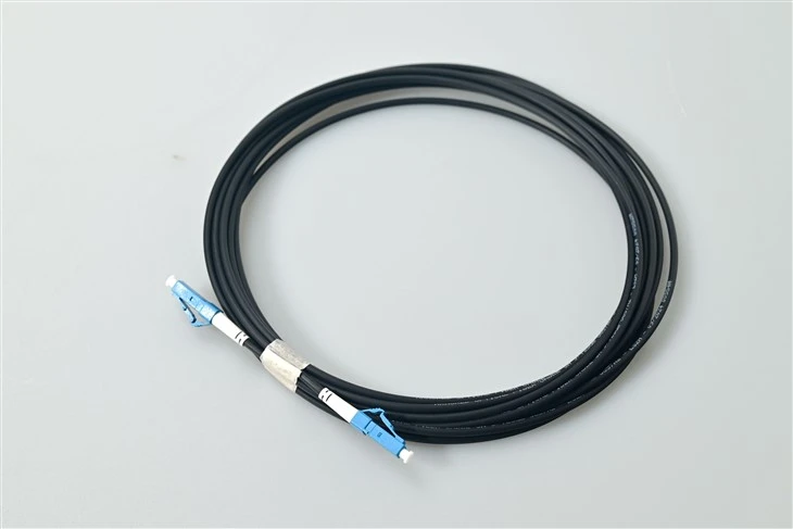 Yüksek-Yoğunluklu SFF Bağlantıları için LC UPC Simplex Siyah Tek Modlu Fiber Bağlantı Kablosu